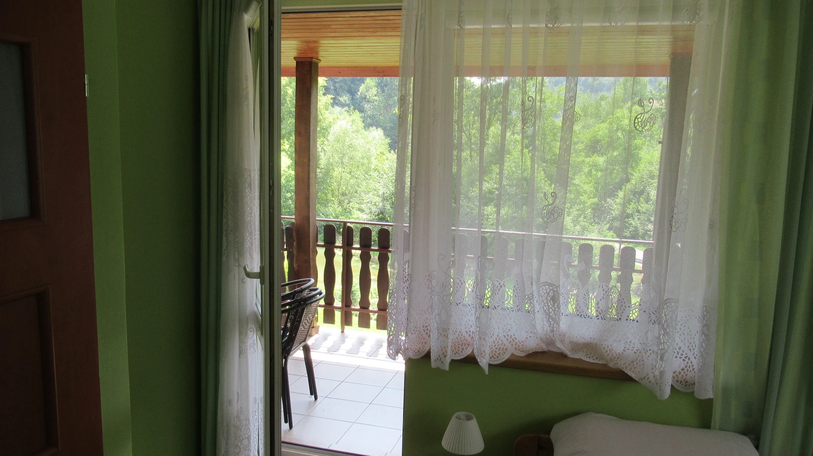 Wyjście na balkon z pokoju dla gości